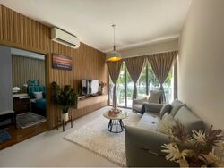 Waterfront Gold (D16), Condominium #551160221